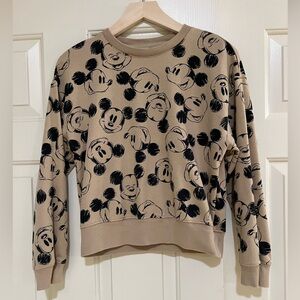 Gap x Disney sweatshirt Size: 12-13 Color: tan and black